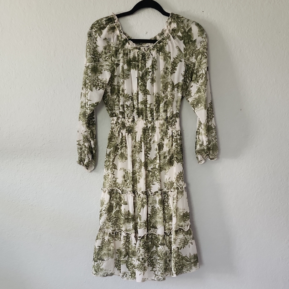 Chic Long Sleeve Dress with Green Floral Design